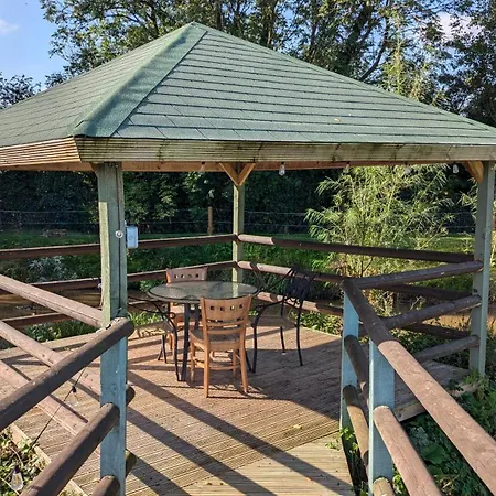 Sunset Retreats The Leaf Recovery Cabin Ombersley Exterior photo